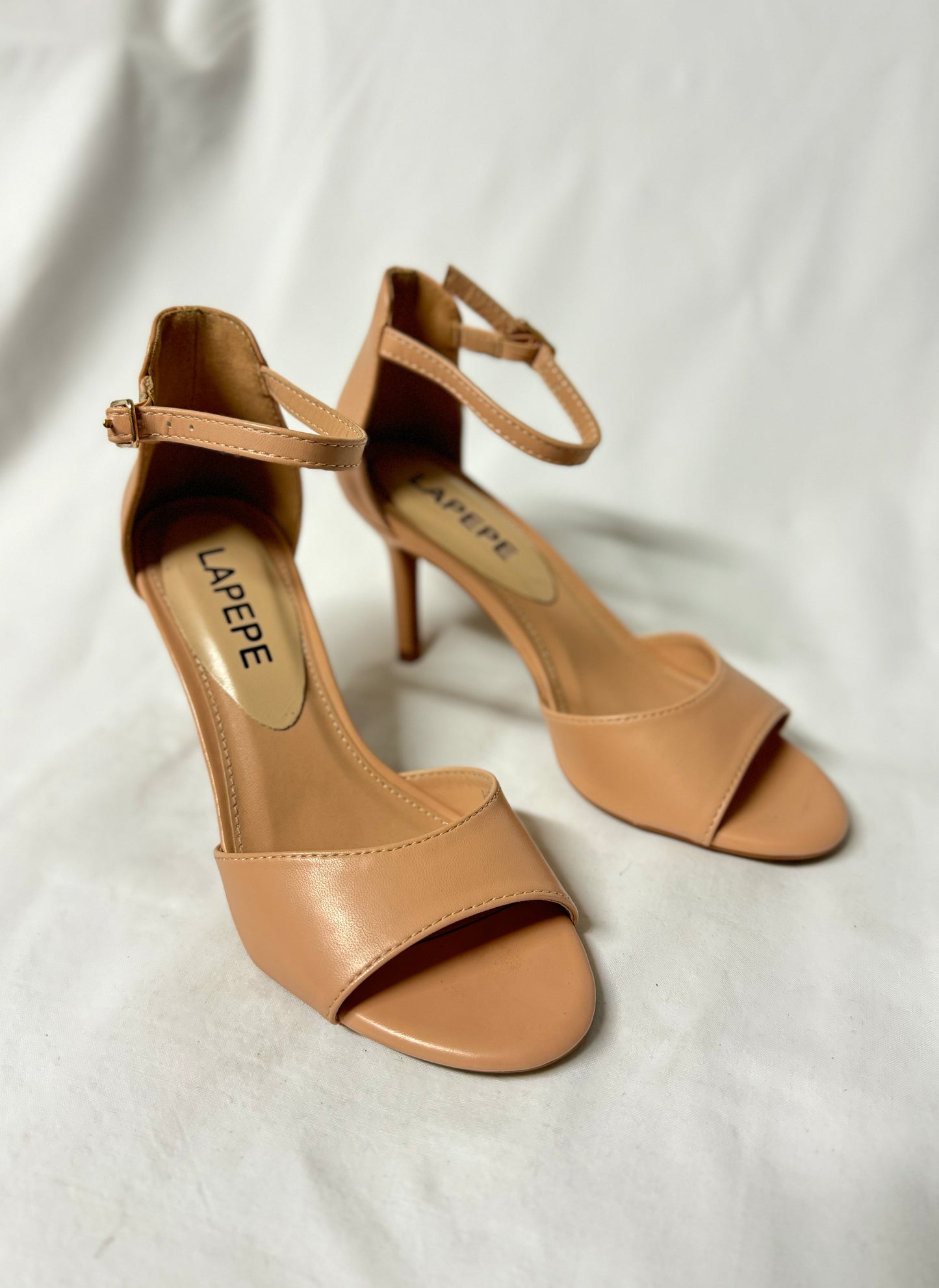 Sandalo Beige Con Laccio Caviglia