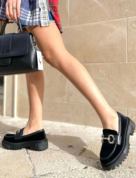 Mocassino in Camoscio con Accessorio