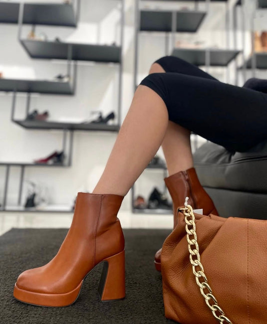 Stivaletto Cuoio con Plateau