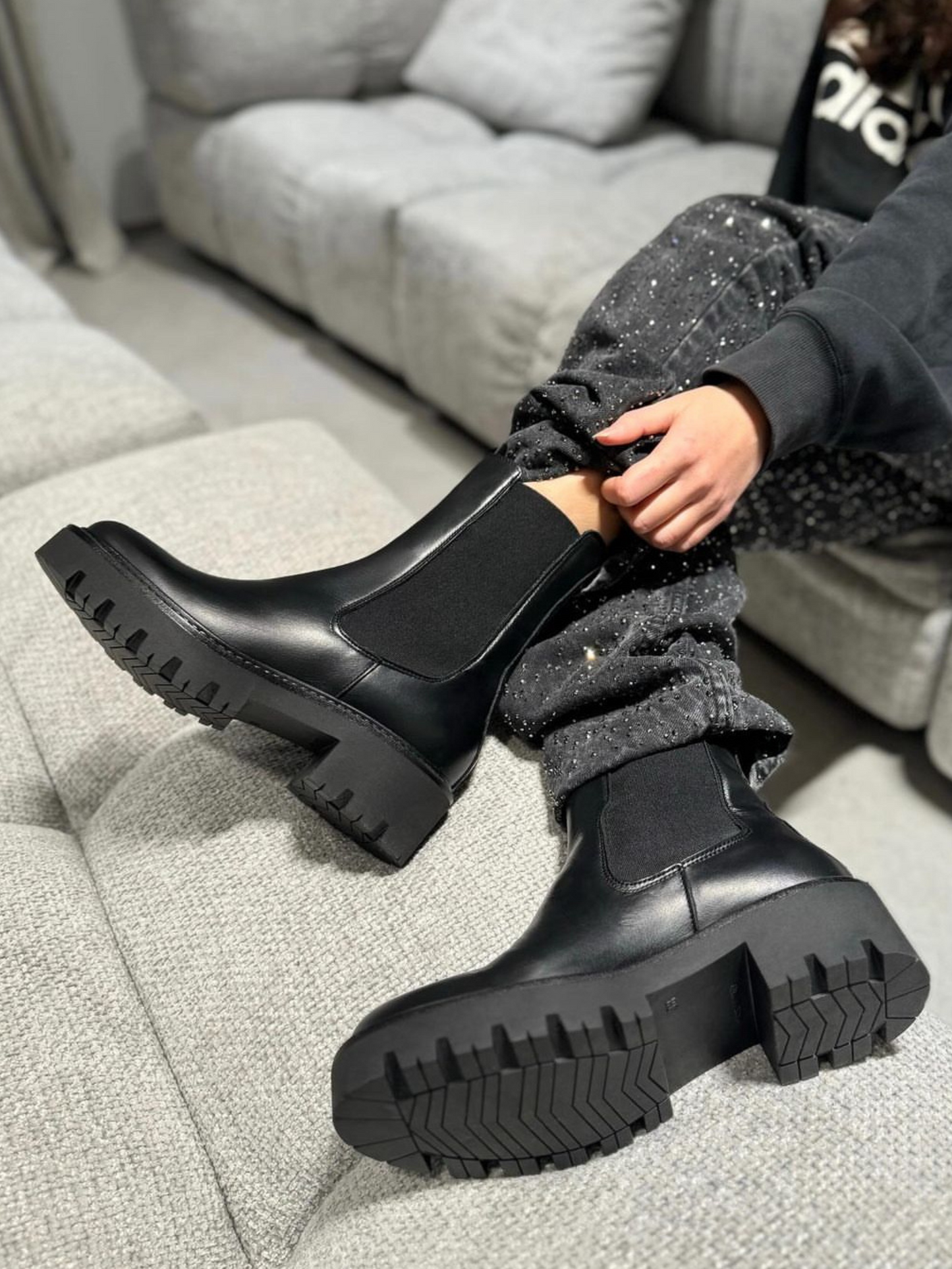 Stivaletto in Vera Pelle con Fondo in Gomma