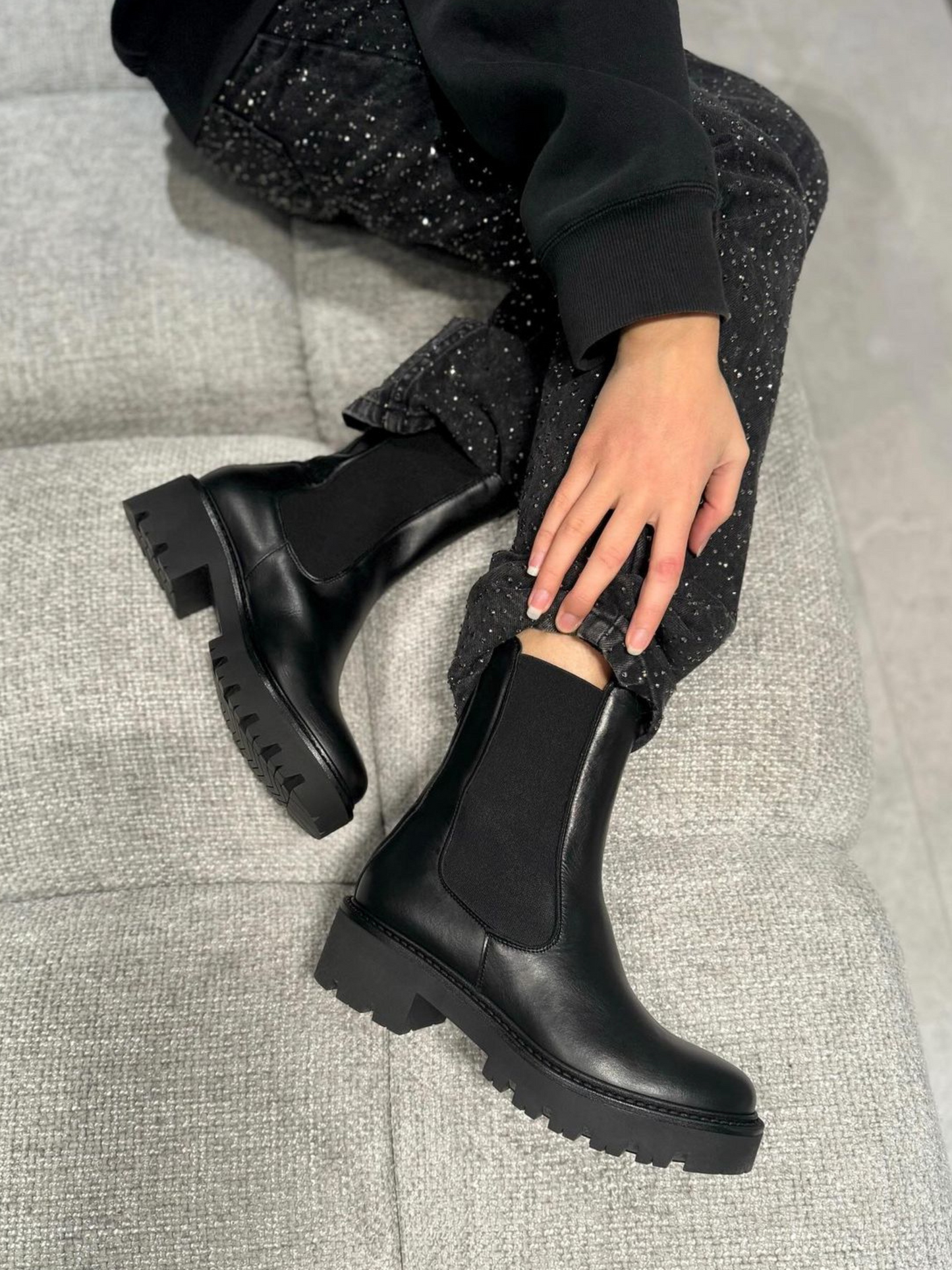 Stivaletto in Vera Pelle con Fondo in Gomma