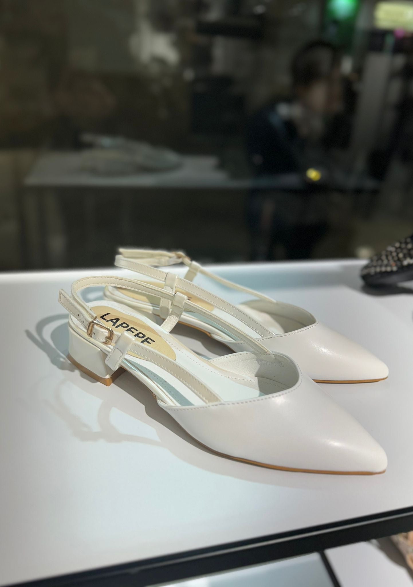 Ballerina Moana White