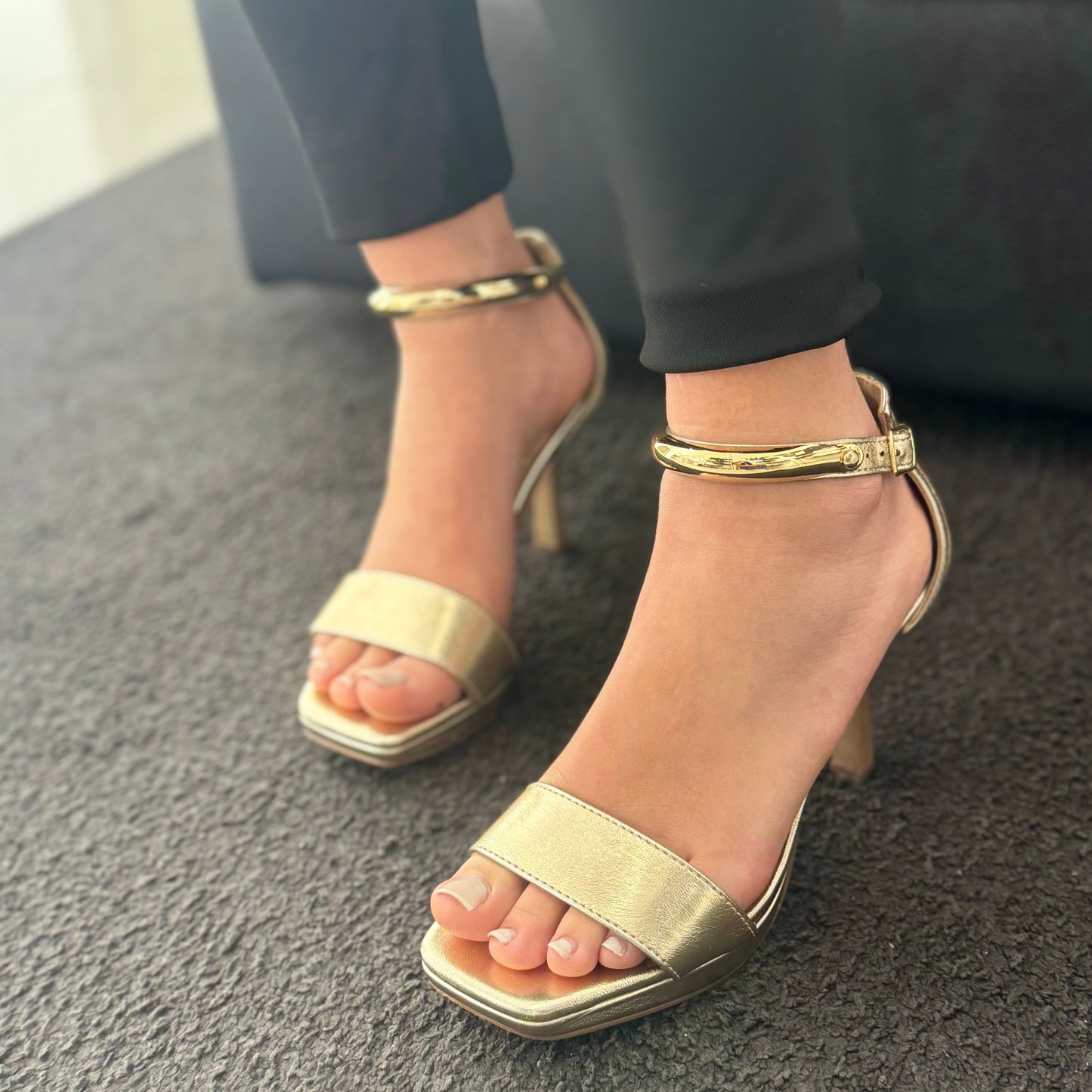 Sandali Kesha Gold