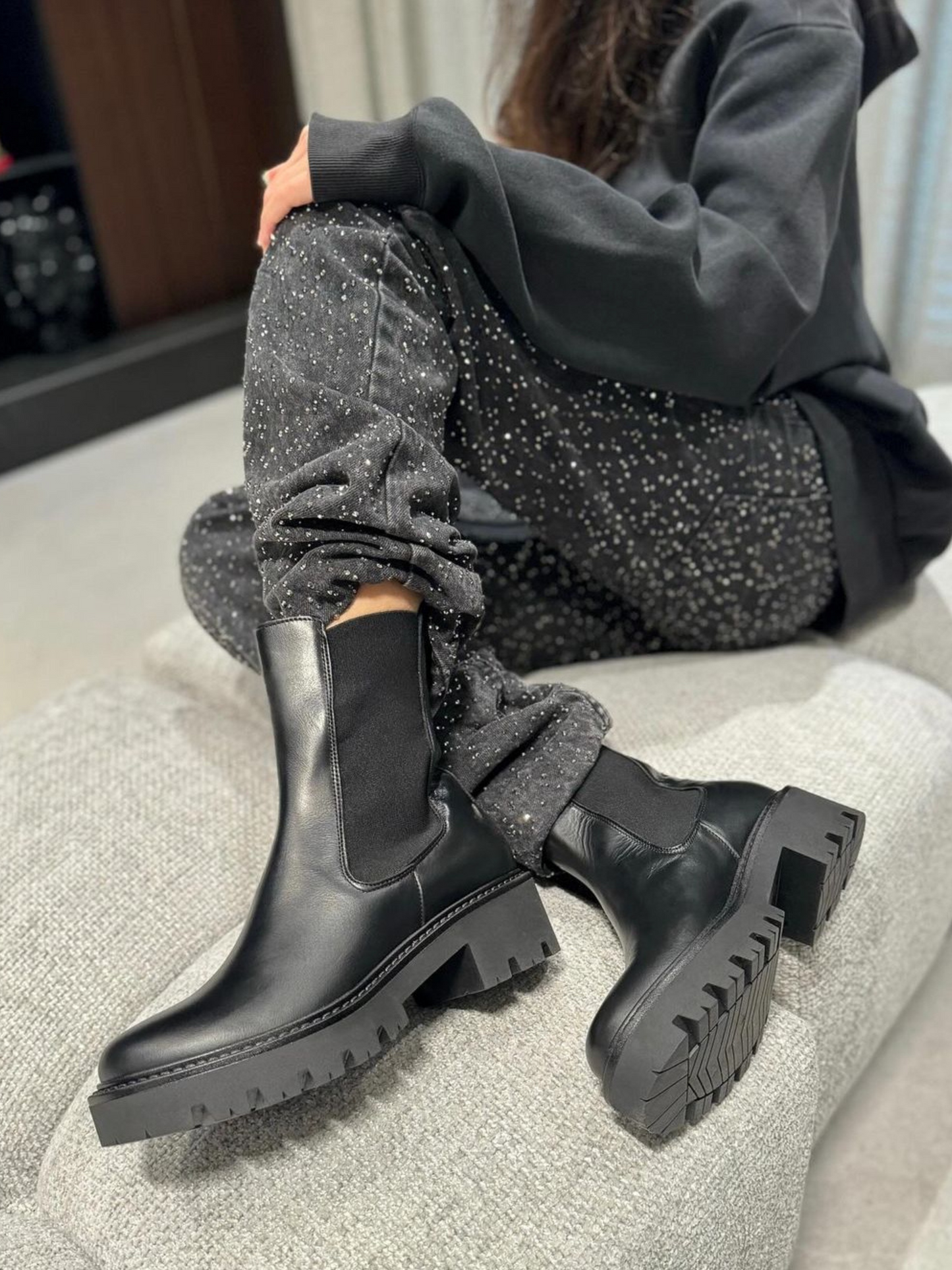 Stivaletto in Vera Pelle con Fondo in Gomma