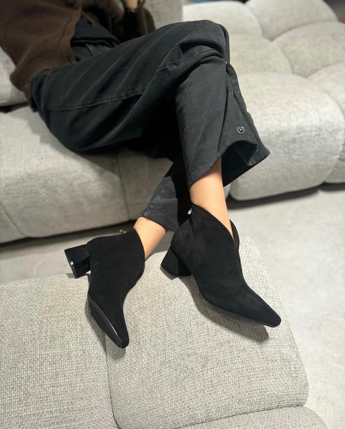 Stivaletto Sandra Camoscio Black