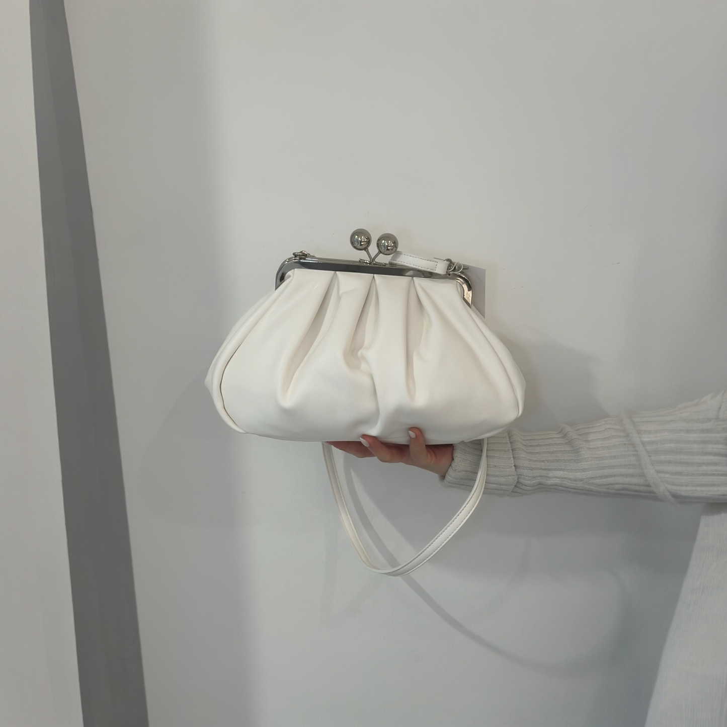 Borsa Amira White