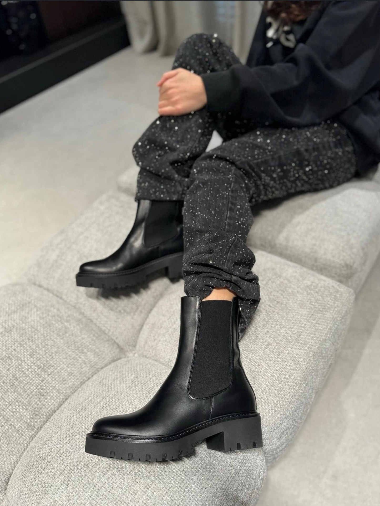 Stivaletto in Vera Pelle con Fondo in Gomma