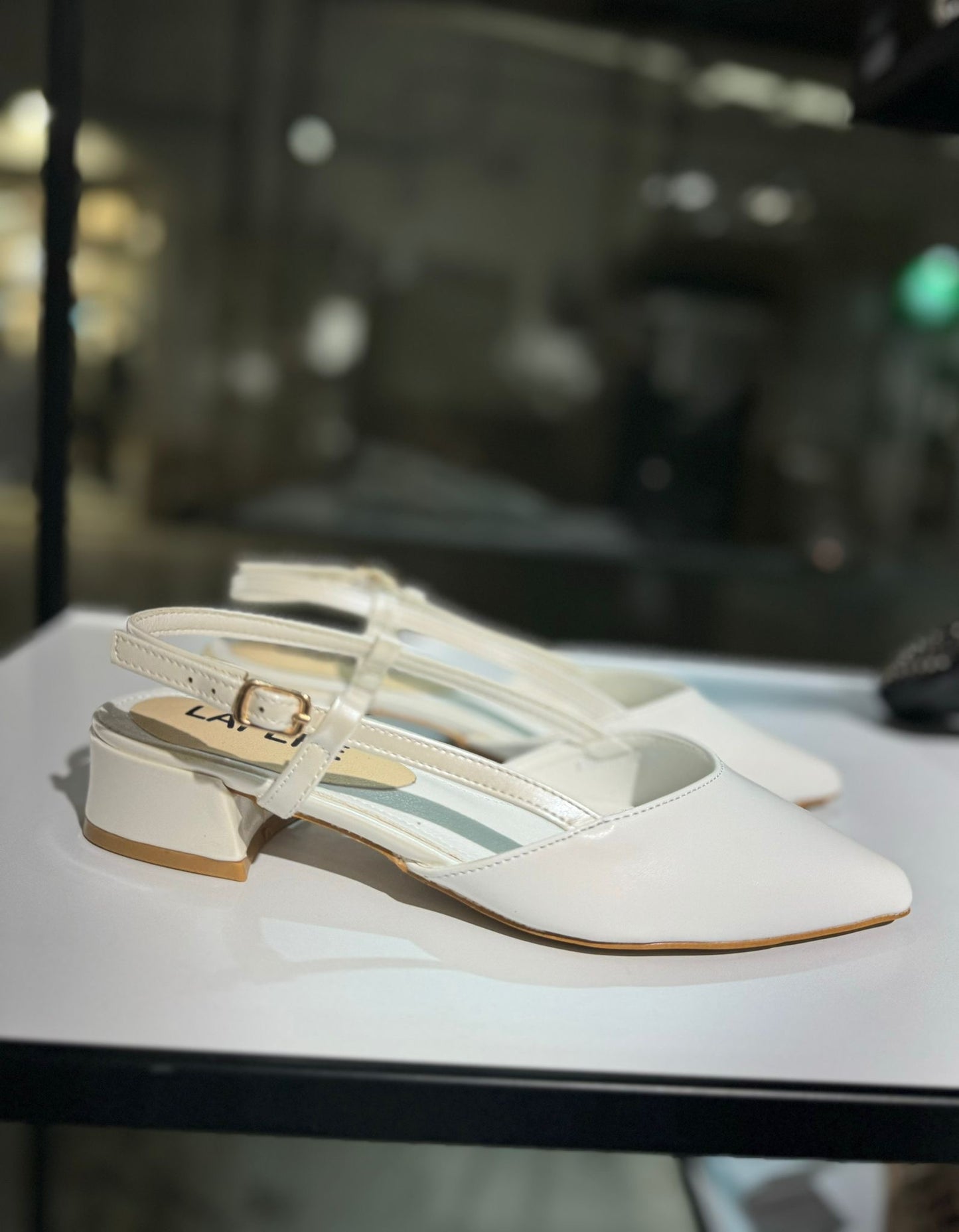 Ballerina Moana White