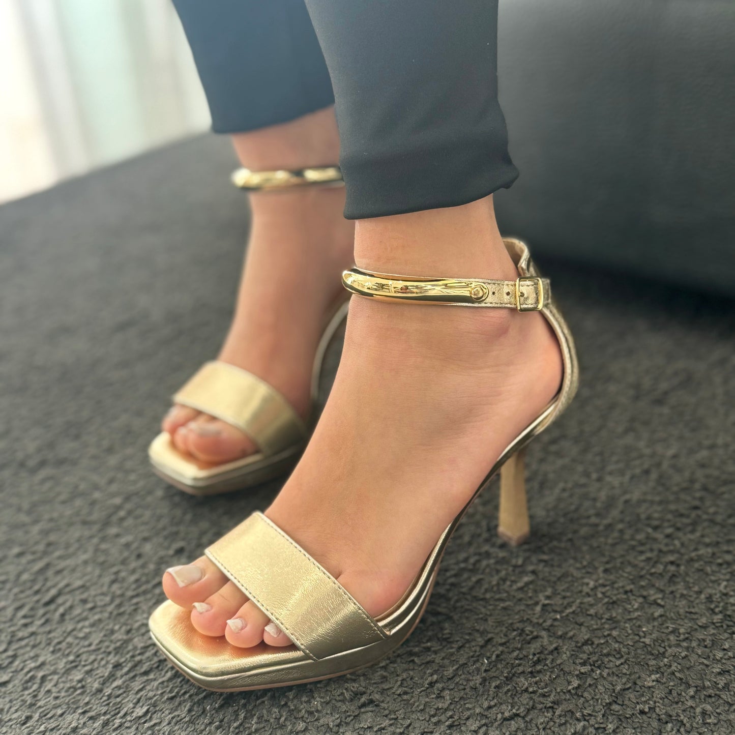 Sandali Kesha Gold